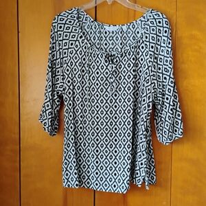 Reitmans Black and White Geometric Diamond Pattern Blouse Size 18
